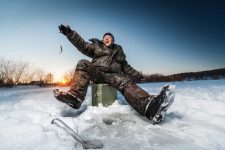 Beste Zeit zum Eisfischen: Kippen Sie die Chancen zu Ihren Gunsten!